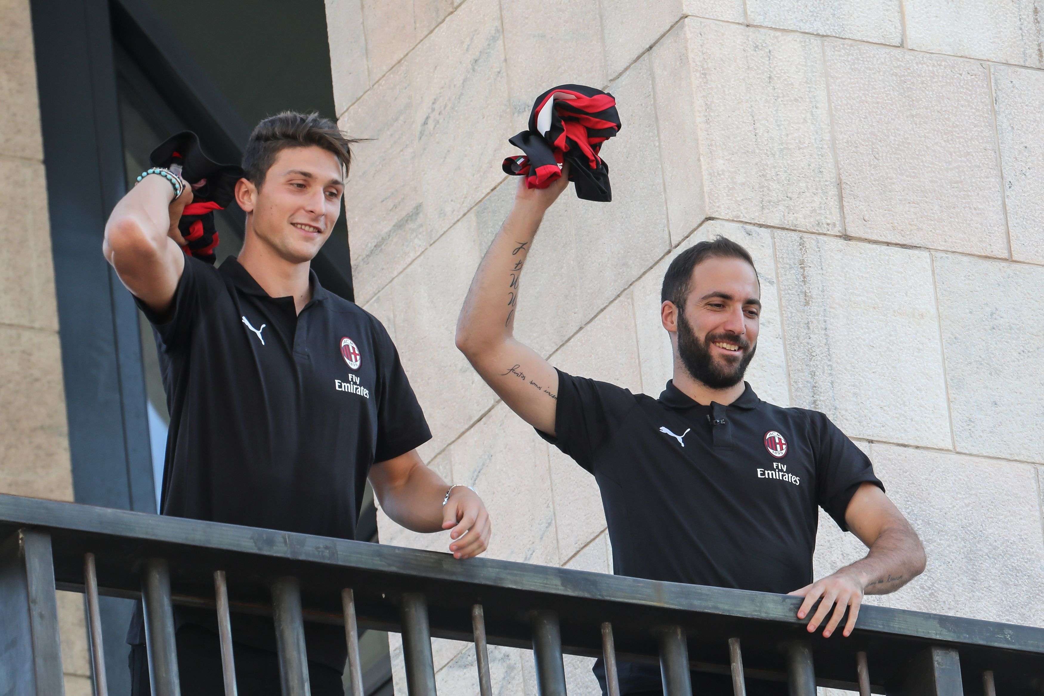 Caldara Higuain