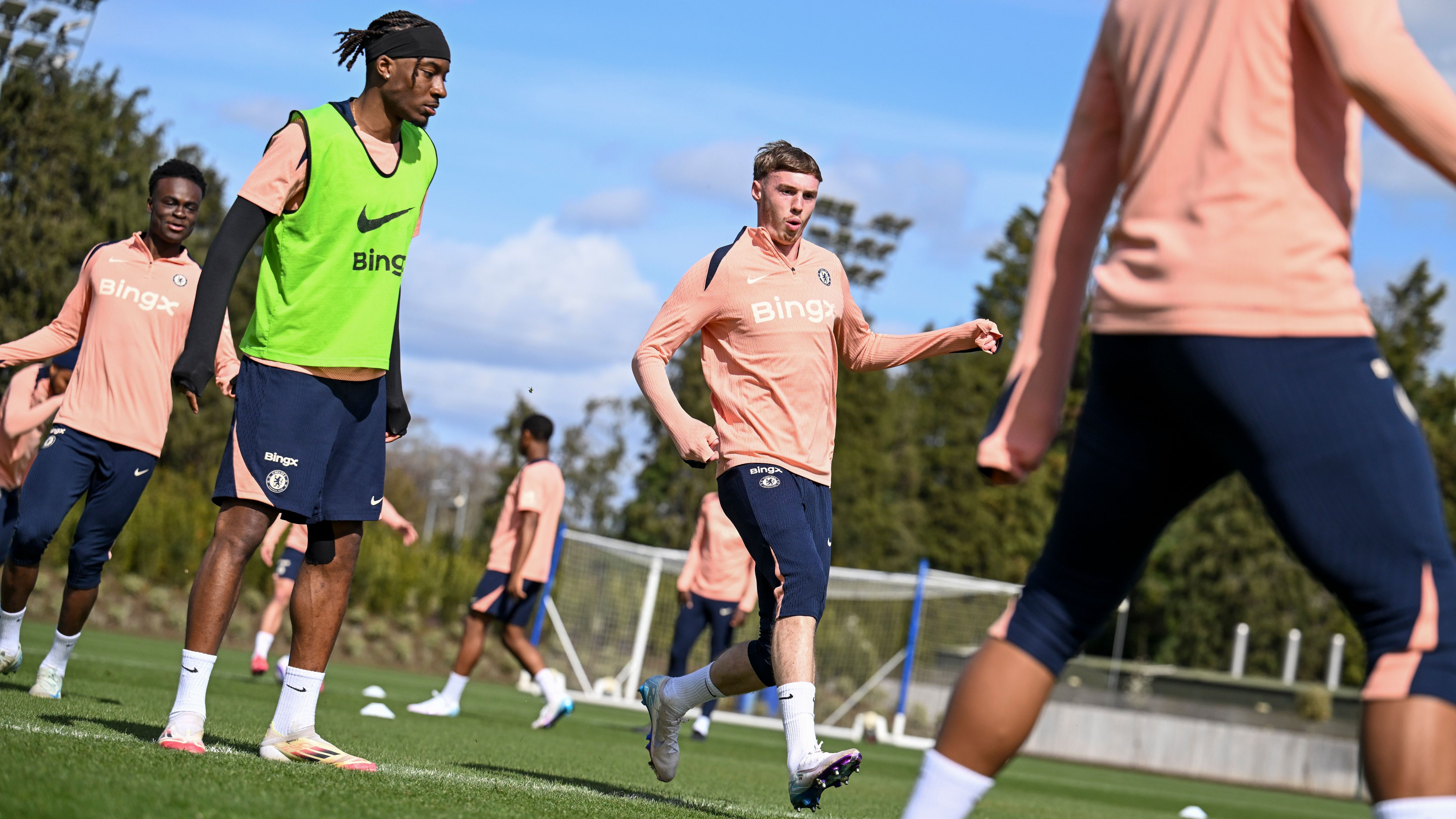 Noni Madueke Cole Palmer Chelsea training 2024-25