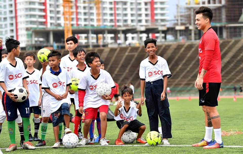 MTUTD: KICK & SHARE by SCG