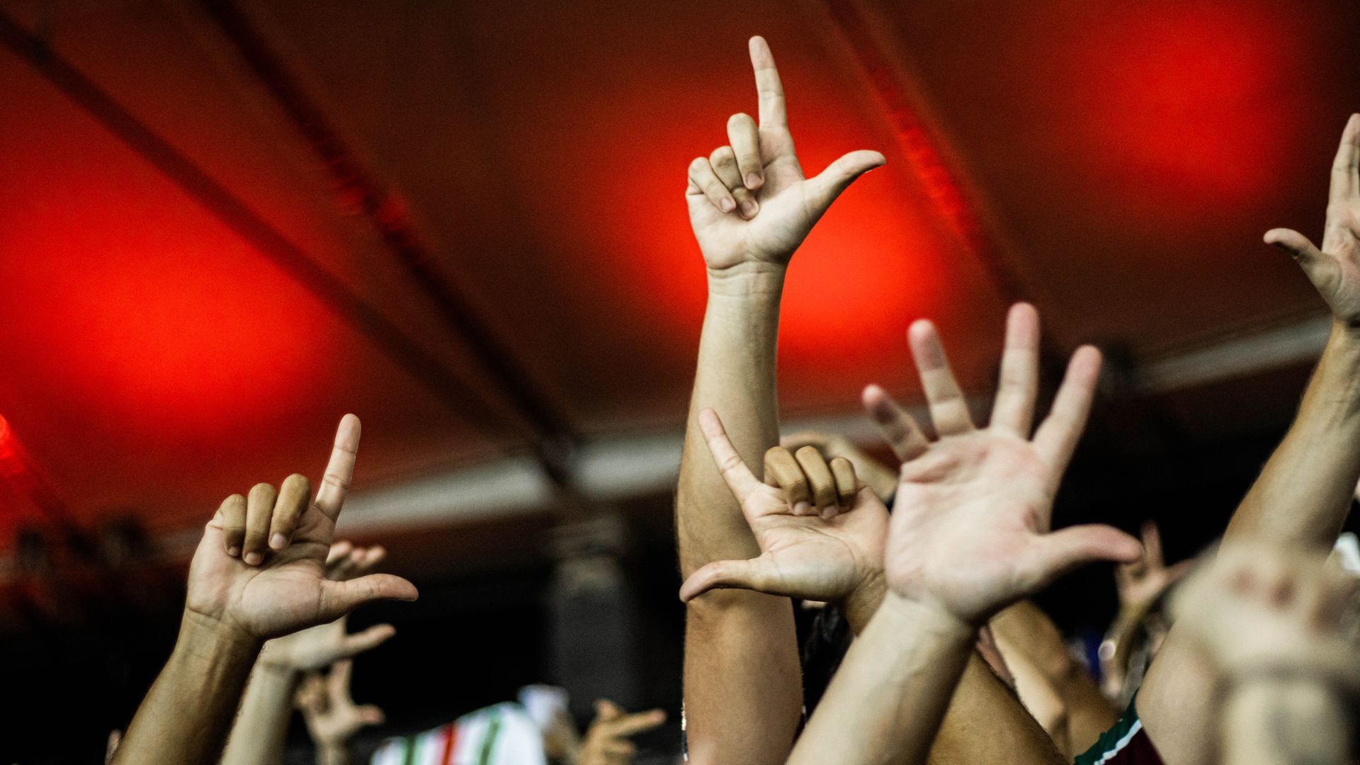 Torcida do Fluminense faz o L do Cano, Carioca 2023
