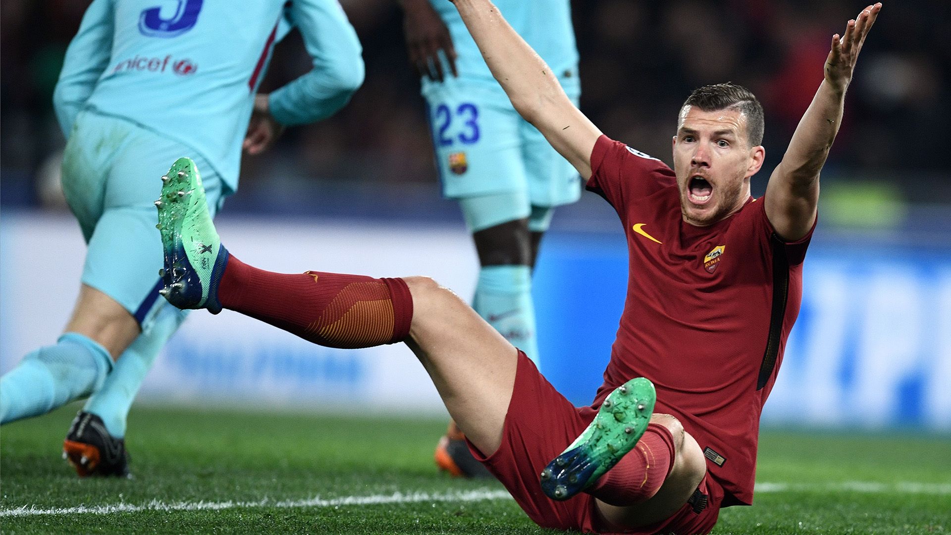 Edin Dzeko Roma Barcelona Champions League