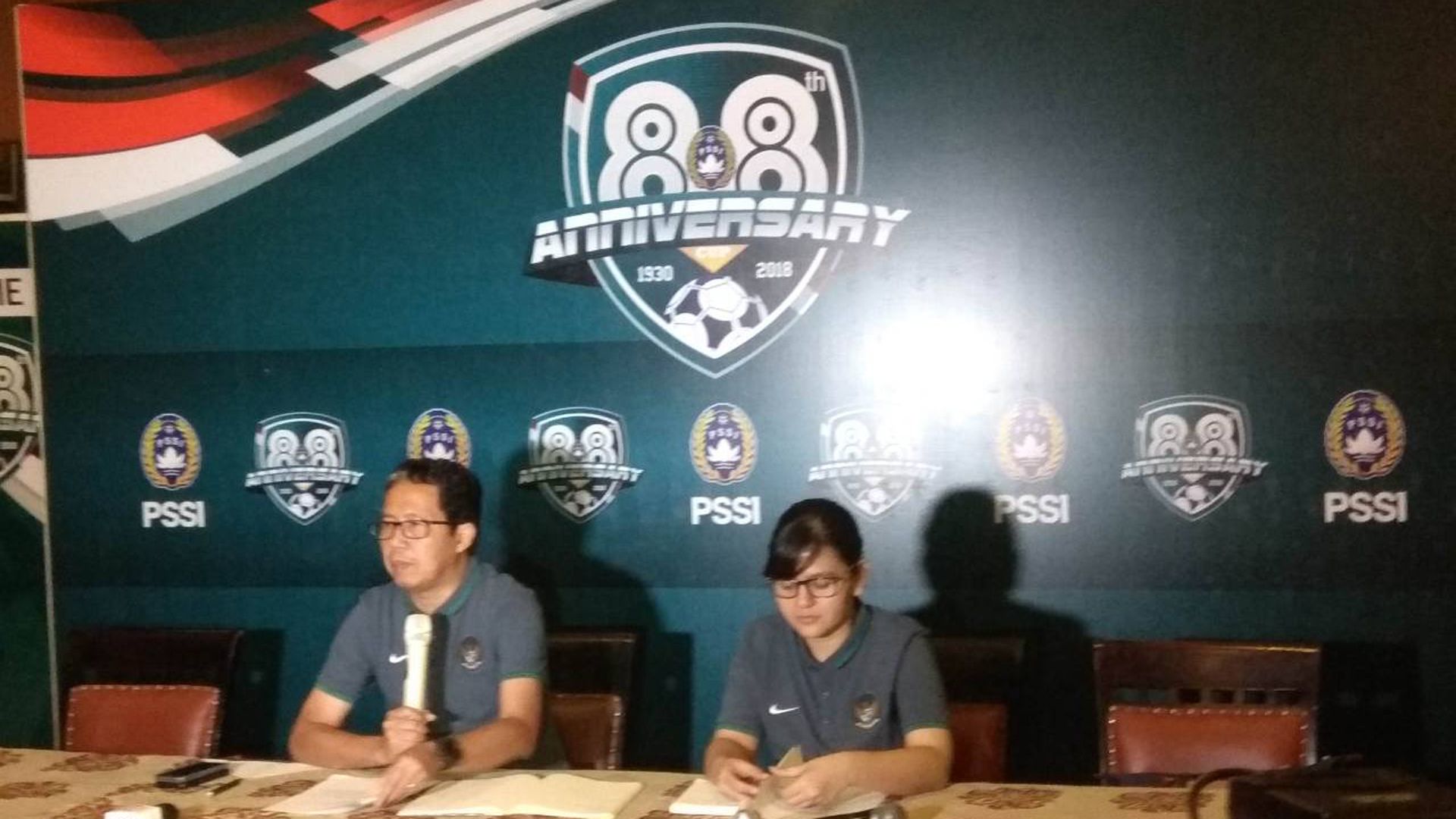 Jumpa Pers PSSI Joko Driyono & Ratu Tisha Destria