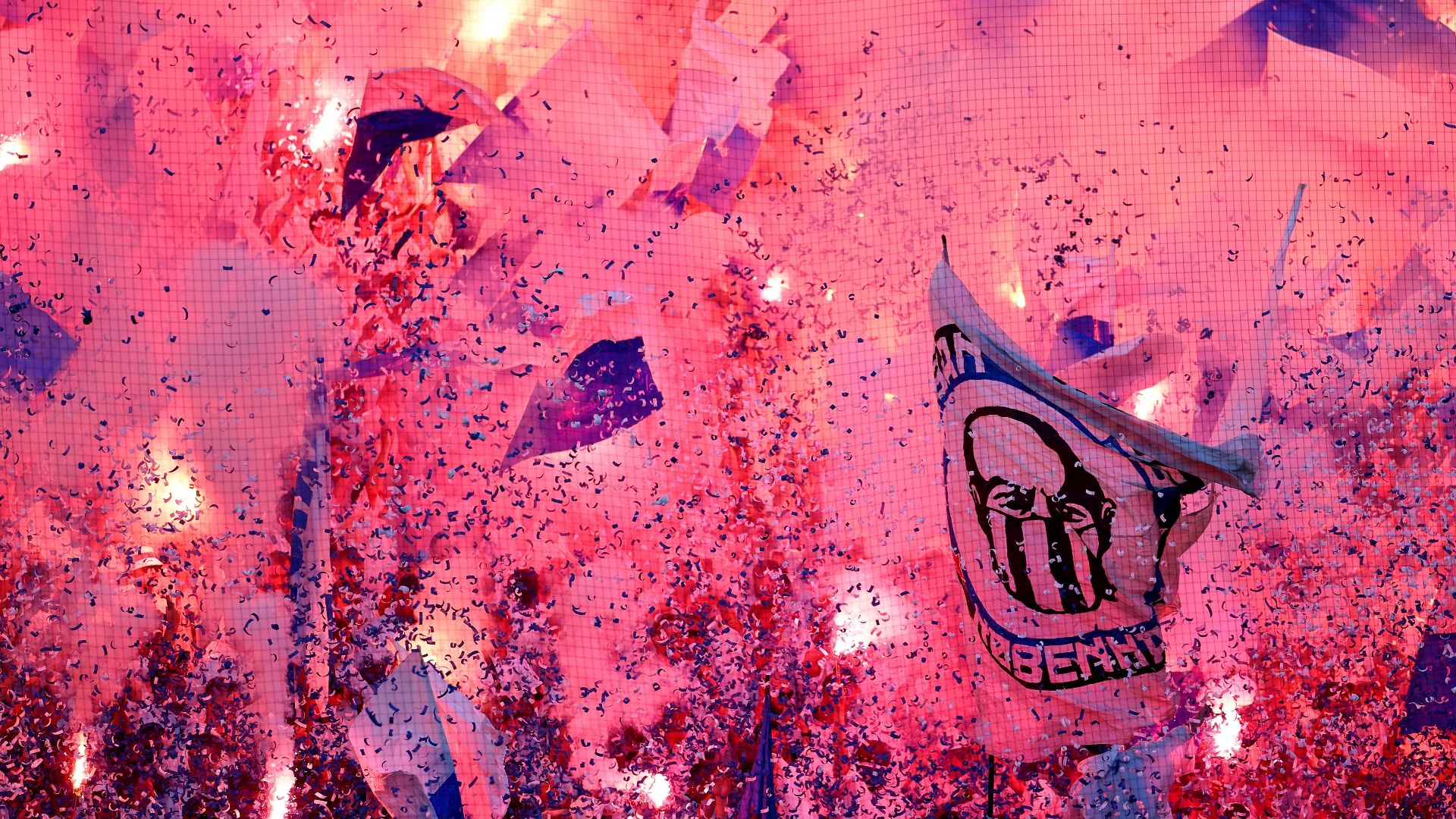 FC Kopenhagen fans flares