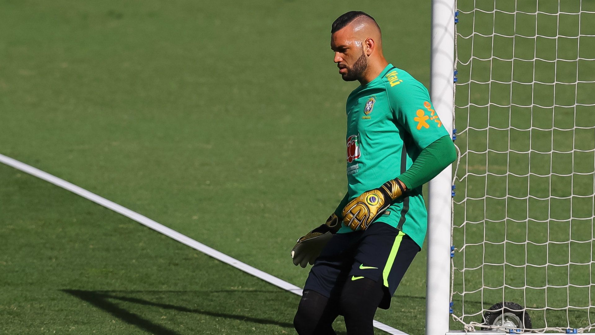 Weverton Brazil training 09112016