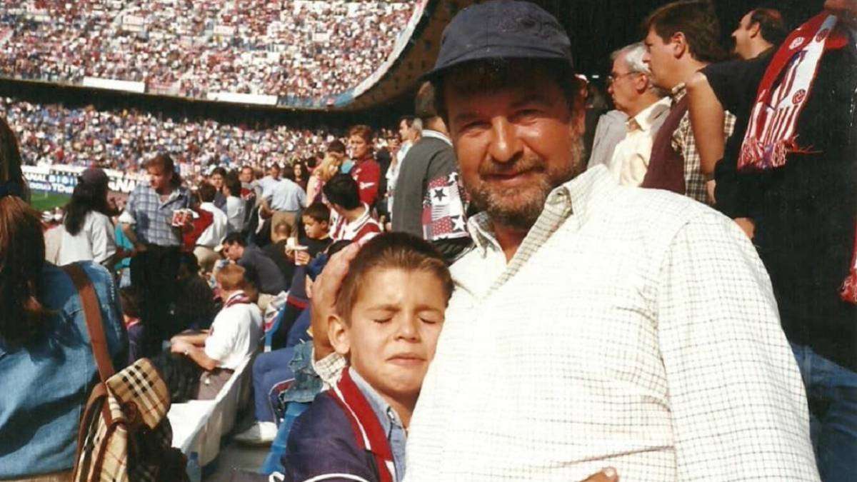 Alvaro Morata con su padre, en el Vicente Calderón