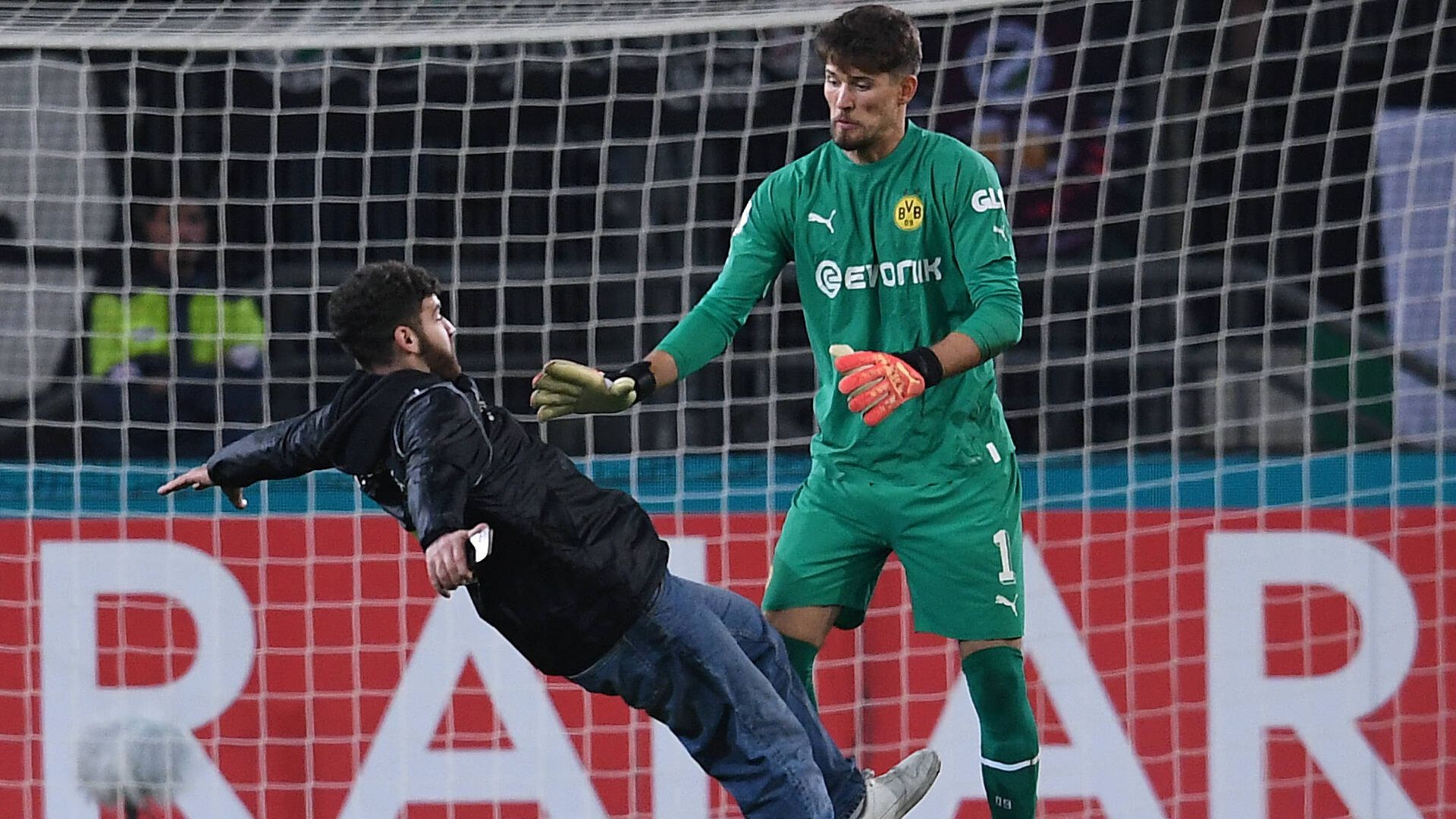 ONLY GERMANY Gregor Kobel Borussia Dortmund 2022