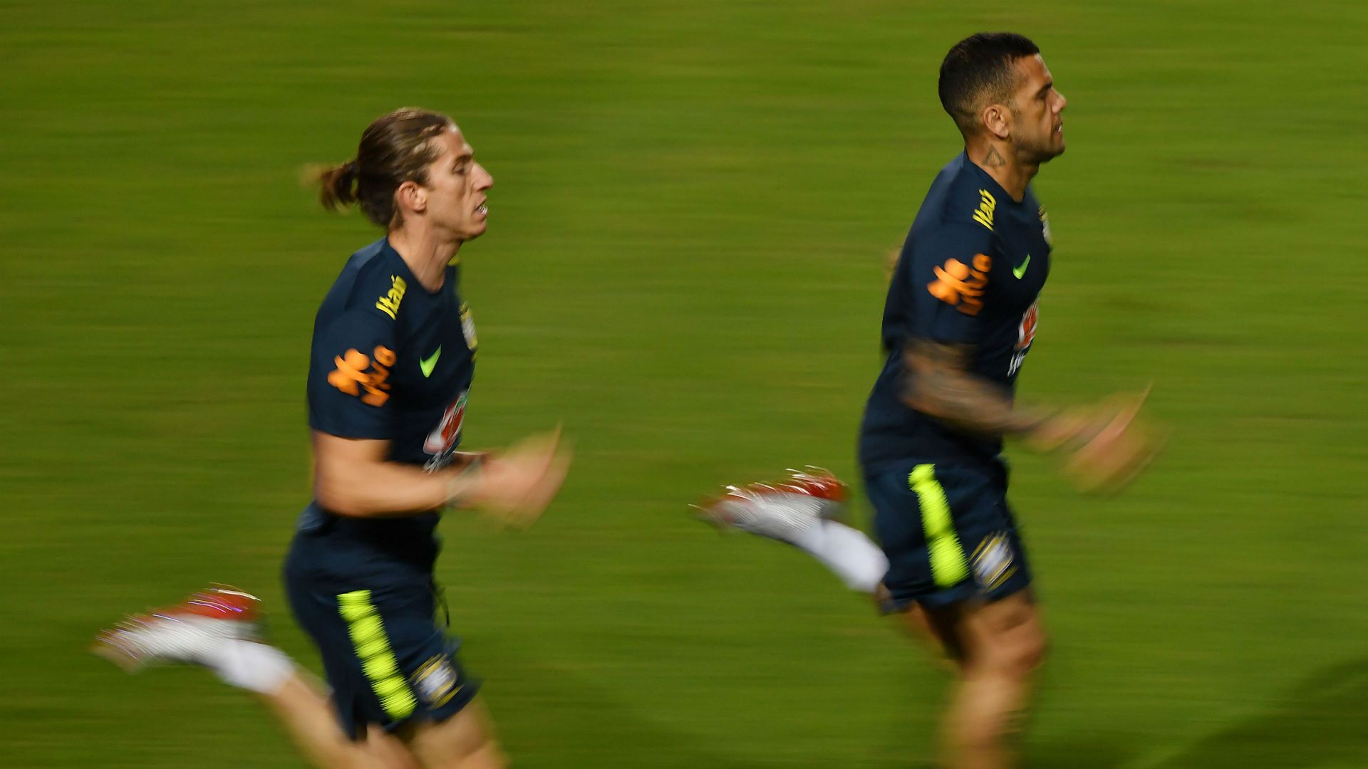 Filipe Luis Daniel Alves 11 06 2019