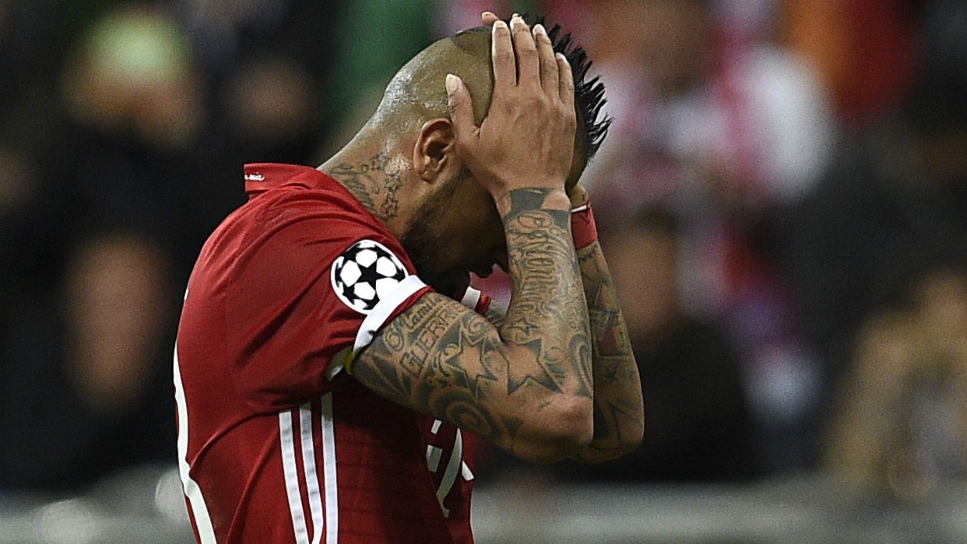 ARTURO VIDAL BAYERN MÜNCHEN UEFA CHAMPIONS LEAGUE 12042017