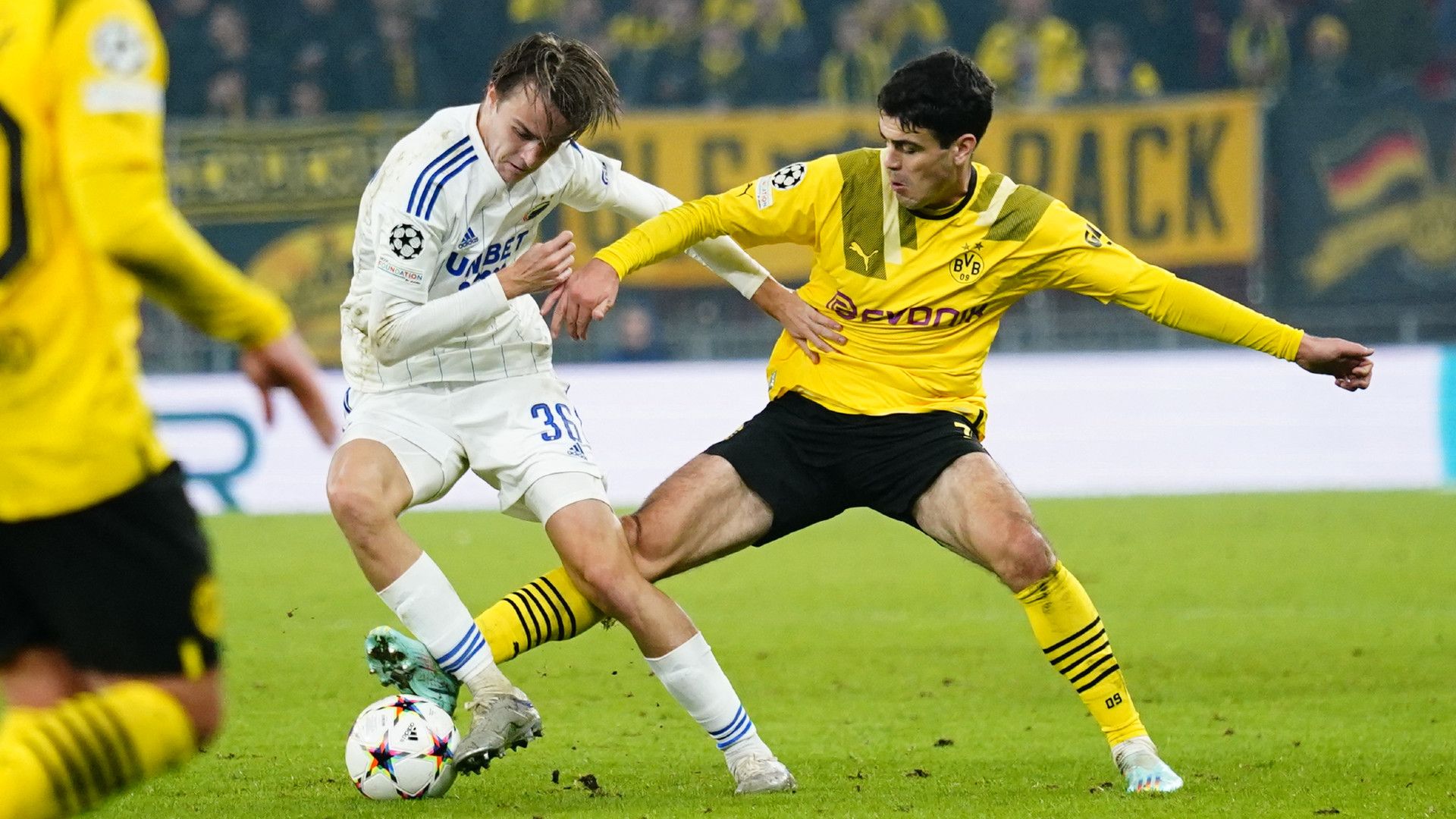 GIOVANNI REYNA BORUSSIA DORTMUND CHAMPIONS LEAGUE 02112022