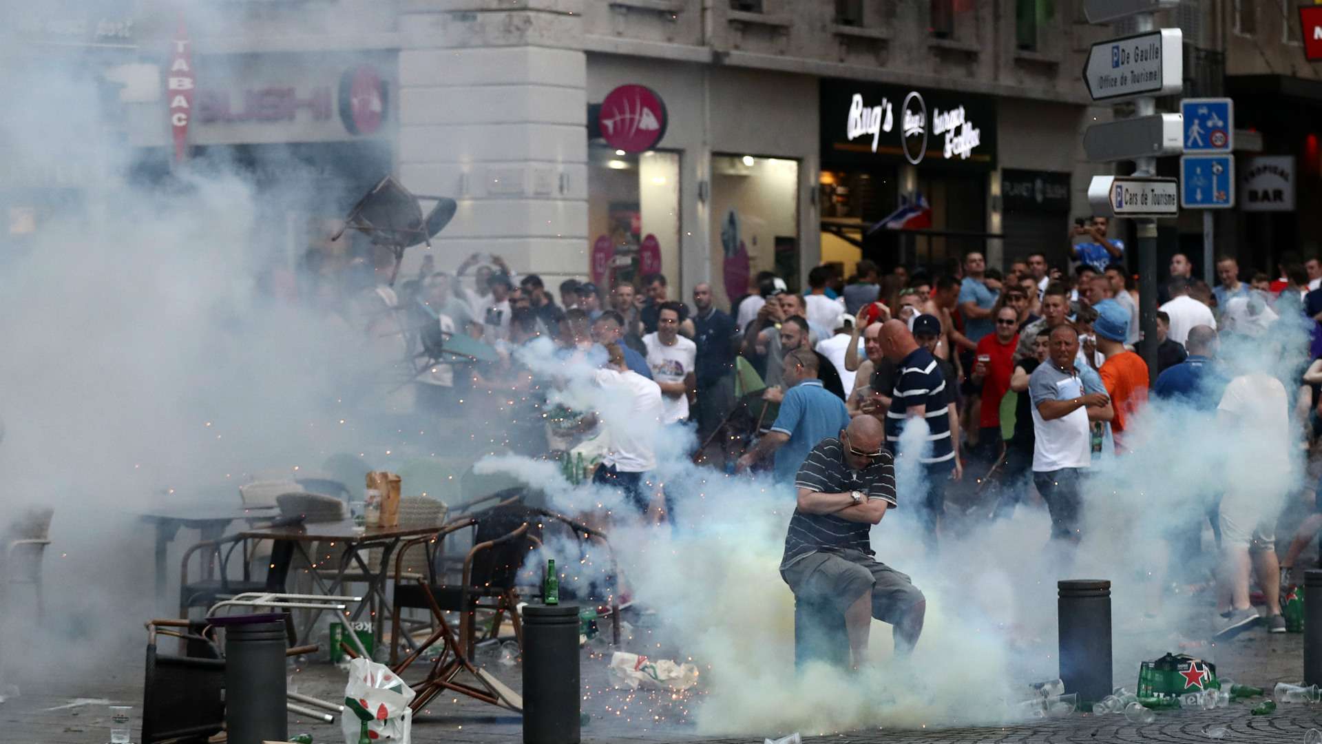 Hooligans Marseille 2016