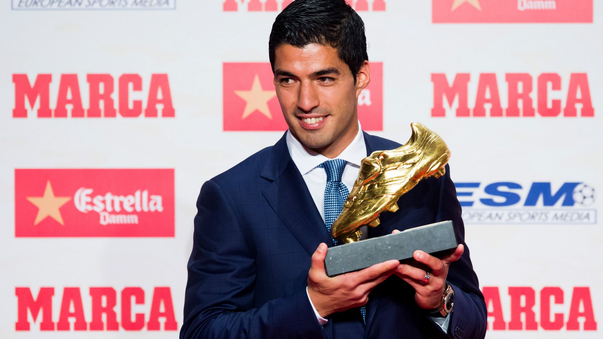 LUIS SUAREZ GOLDEN FOOT
