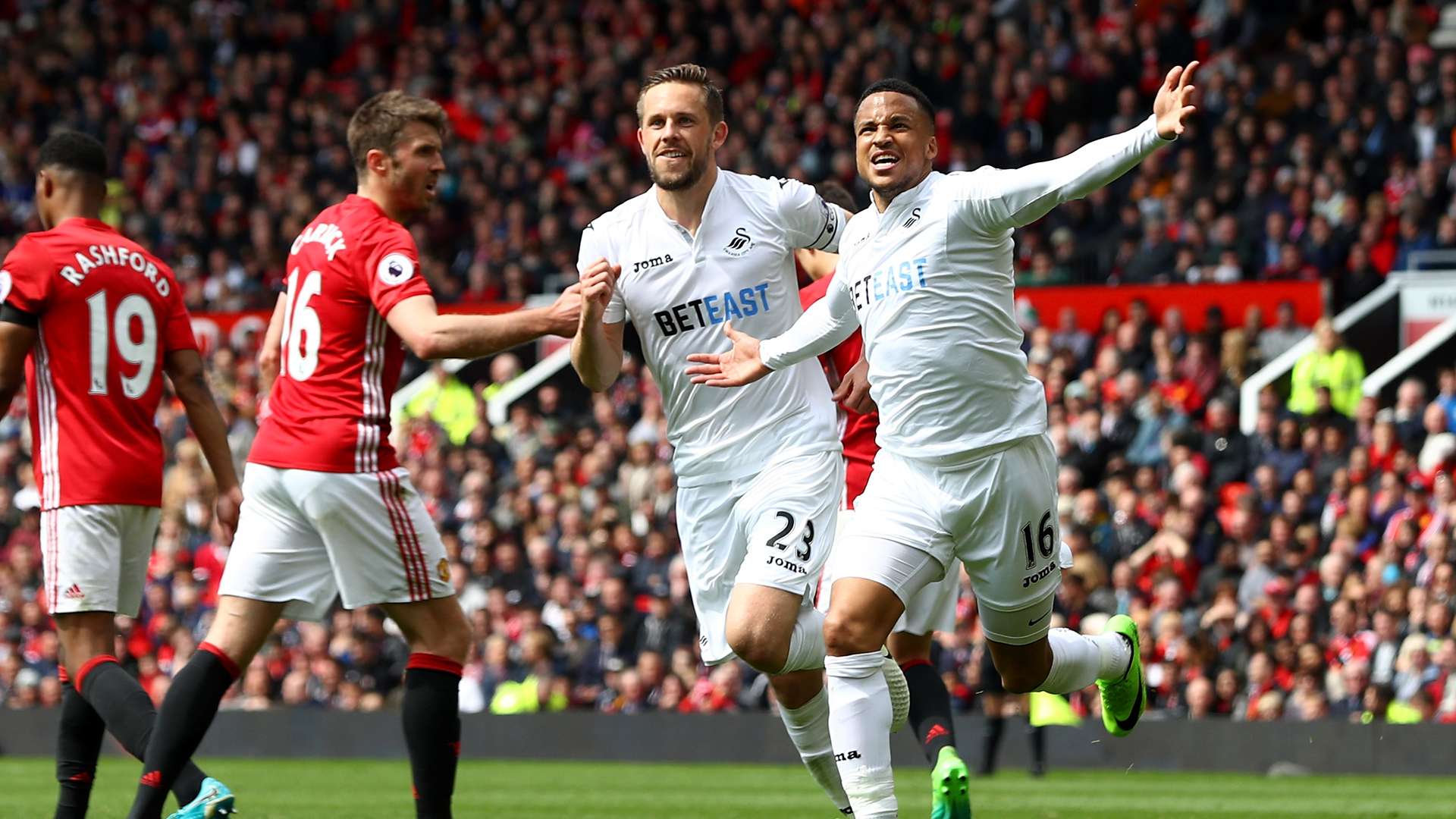 Gylfi Sigurdsson Swansea Premier League 30042017