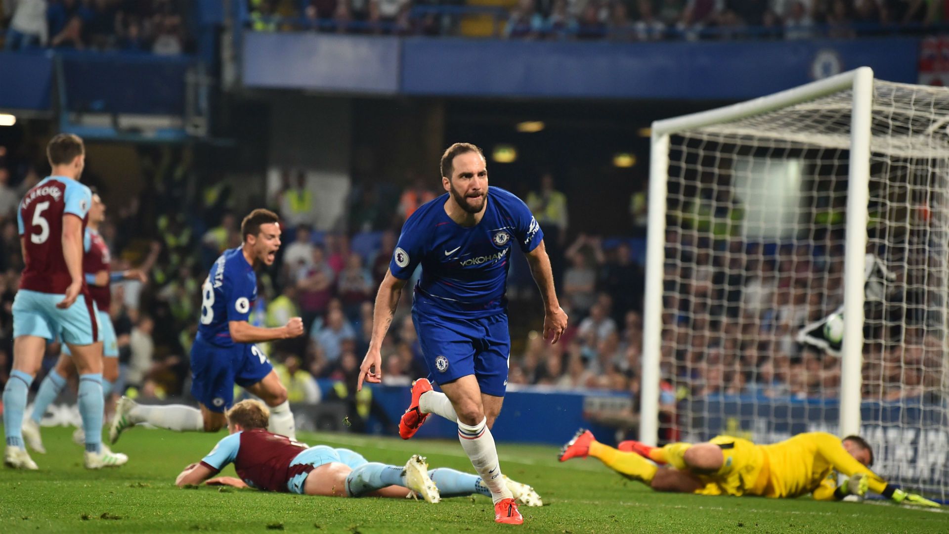 Chelsea Burnley Gonzalo Higuain