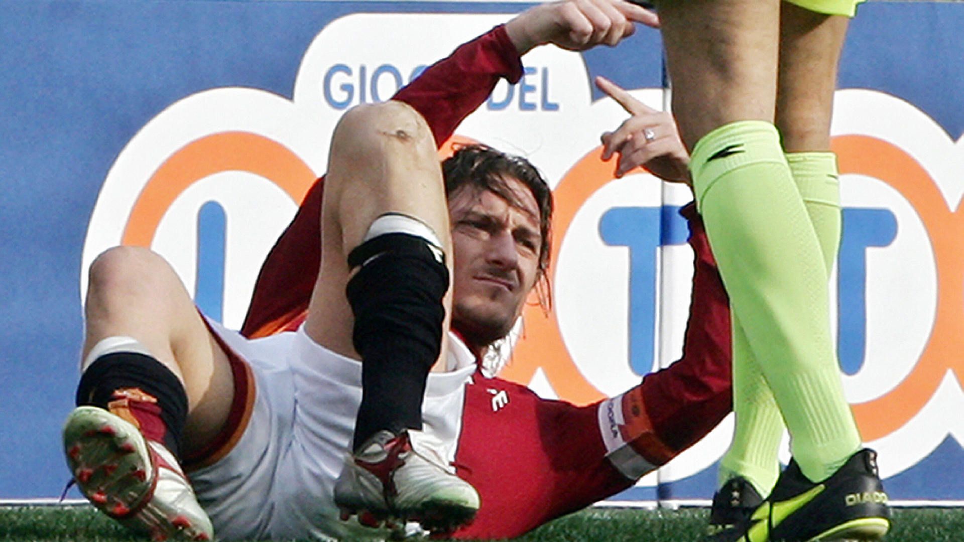 Franchesco Totti Roma injury broken leg