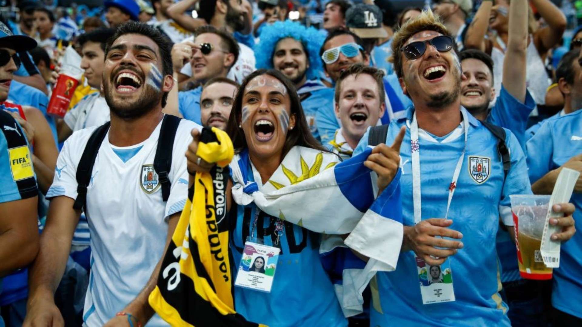 Fanáticos de Uruguay con su FAN ID en el Mundial de 2018