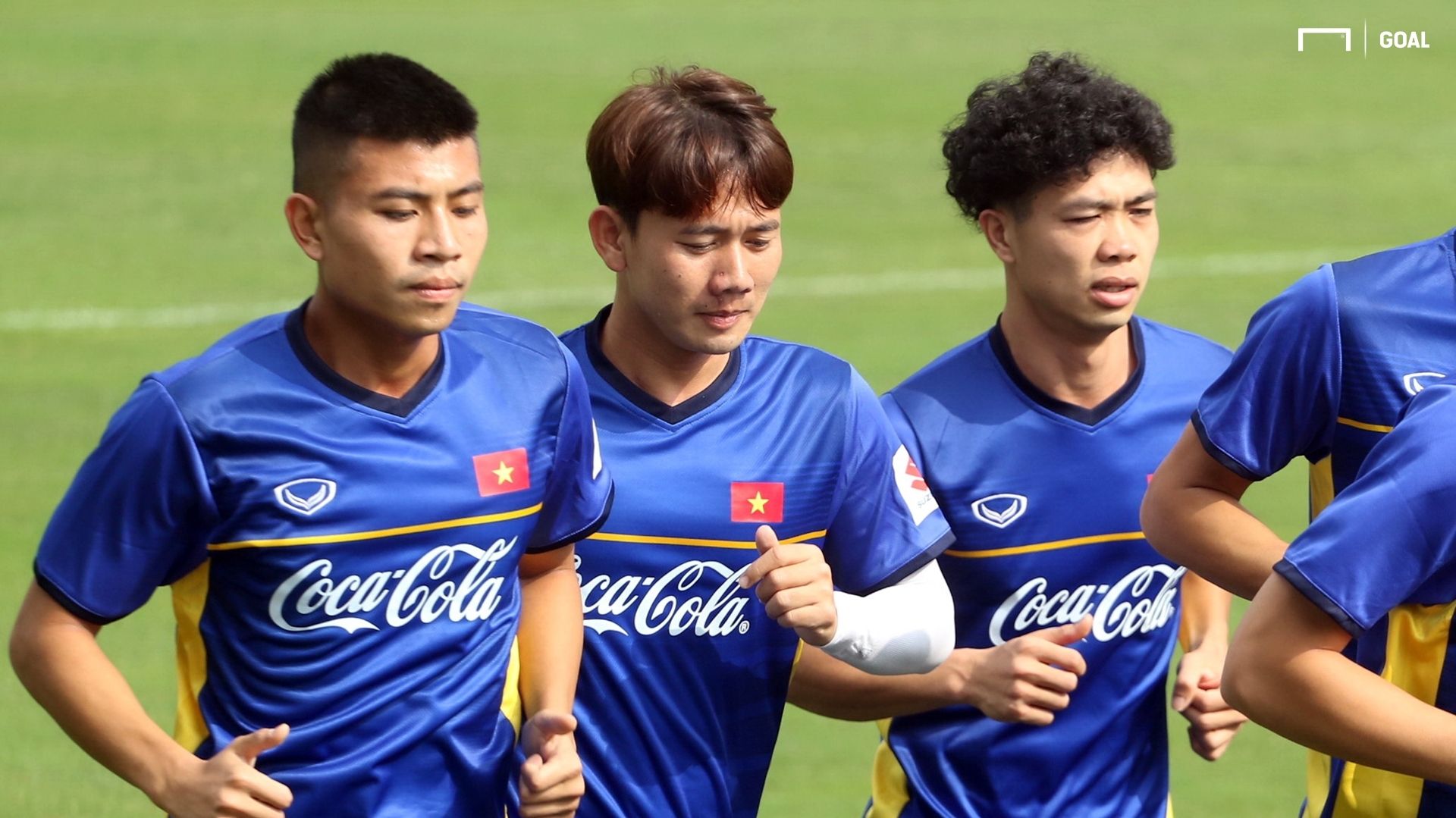 Tuyển Việt Nam tập luyện chiều 21/12