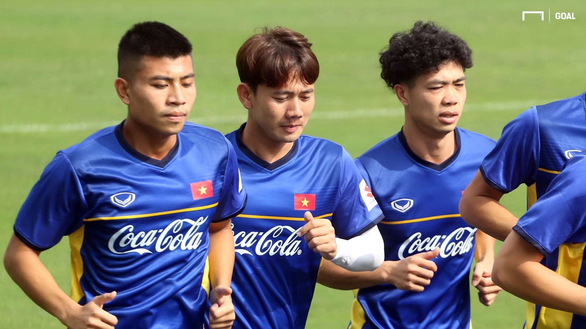 Tuyển Việt Nam tập luyện chiều 21/12