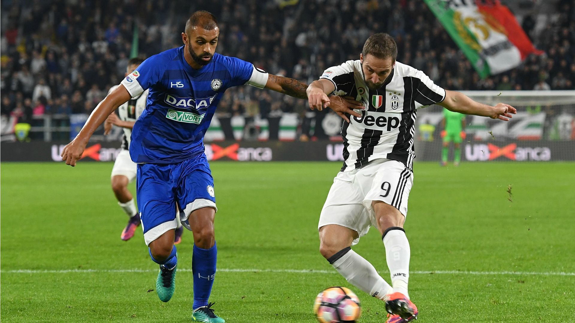 Danilo Gonzalo Higuain Juventus Udinese Serie A 15102016