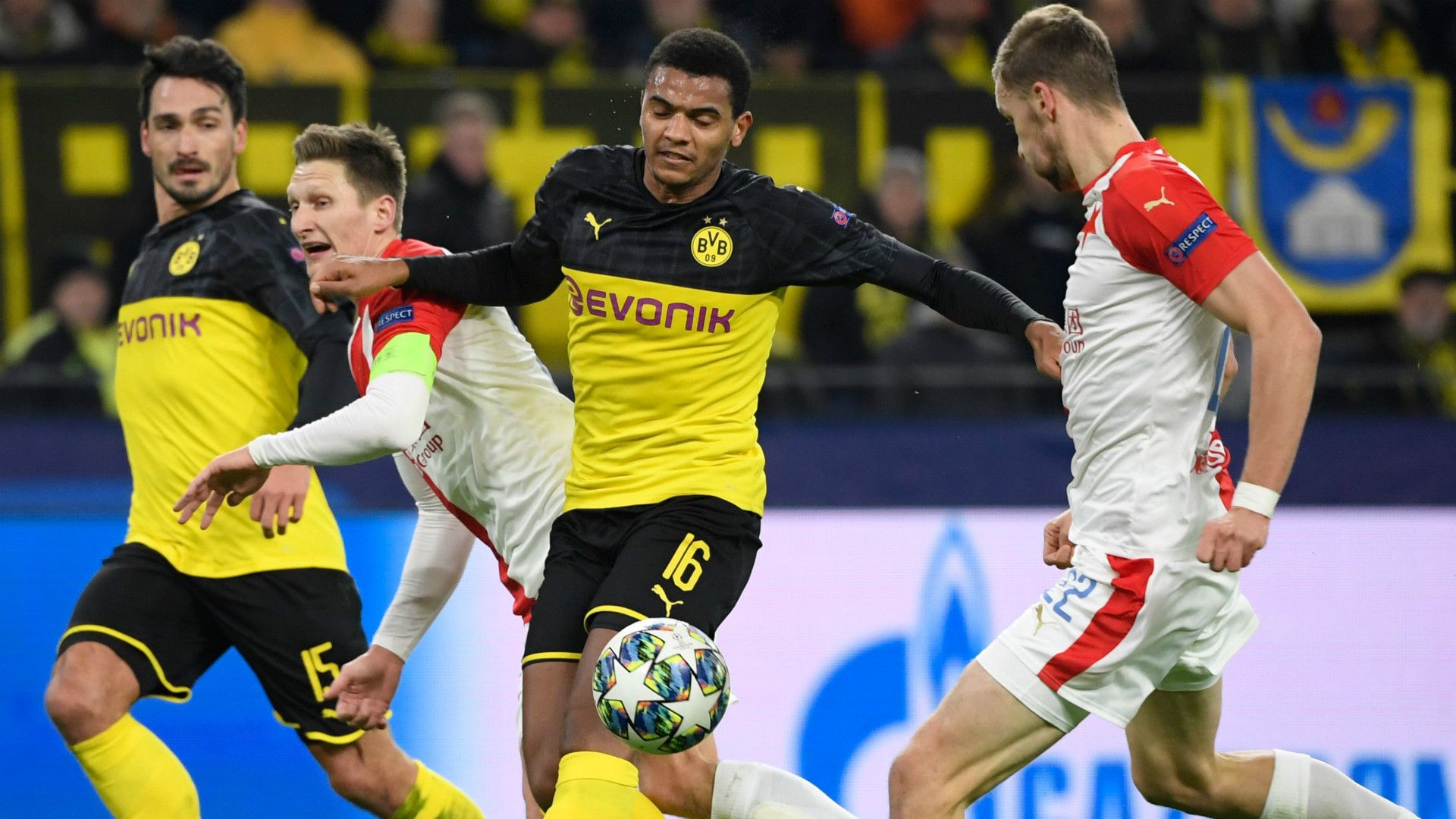 MANUEL AKANJI BORUSSIA DORTMUND