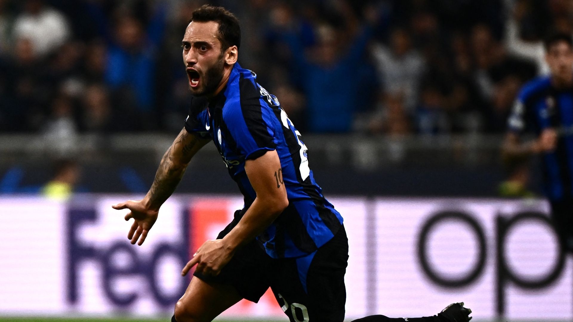 Calhanoglu Inter Barcelona