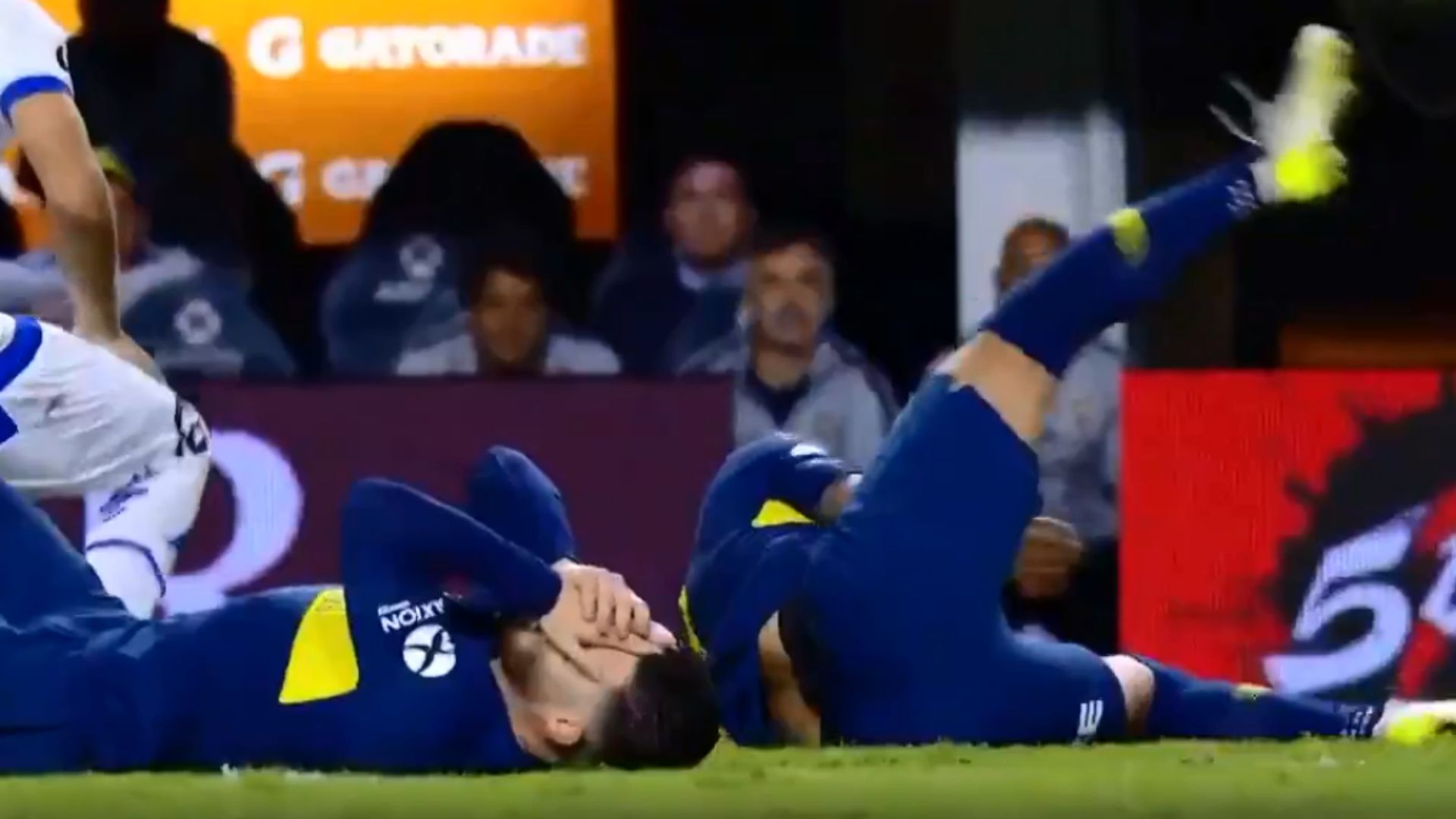 CAPTURA Golpe Zarate Boca Velez Copa Superliga 16052015