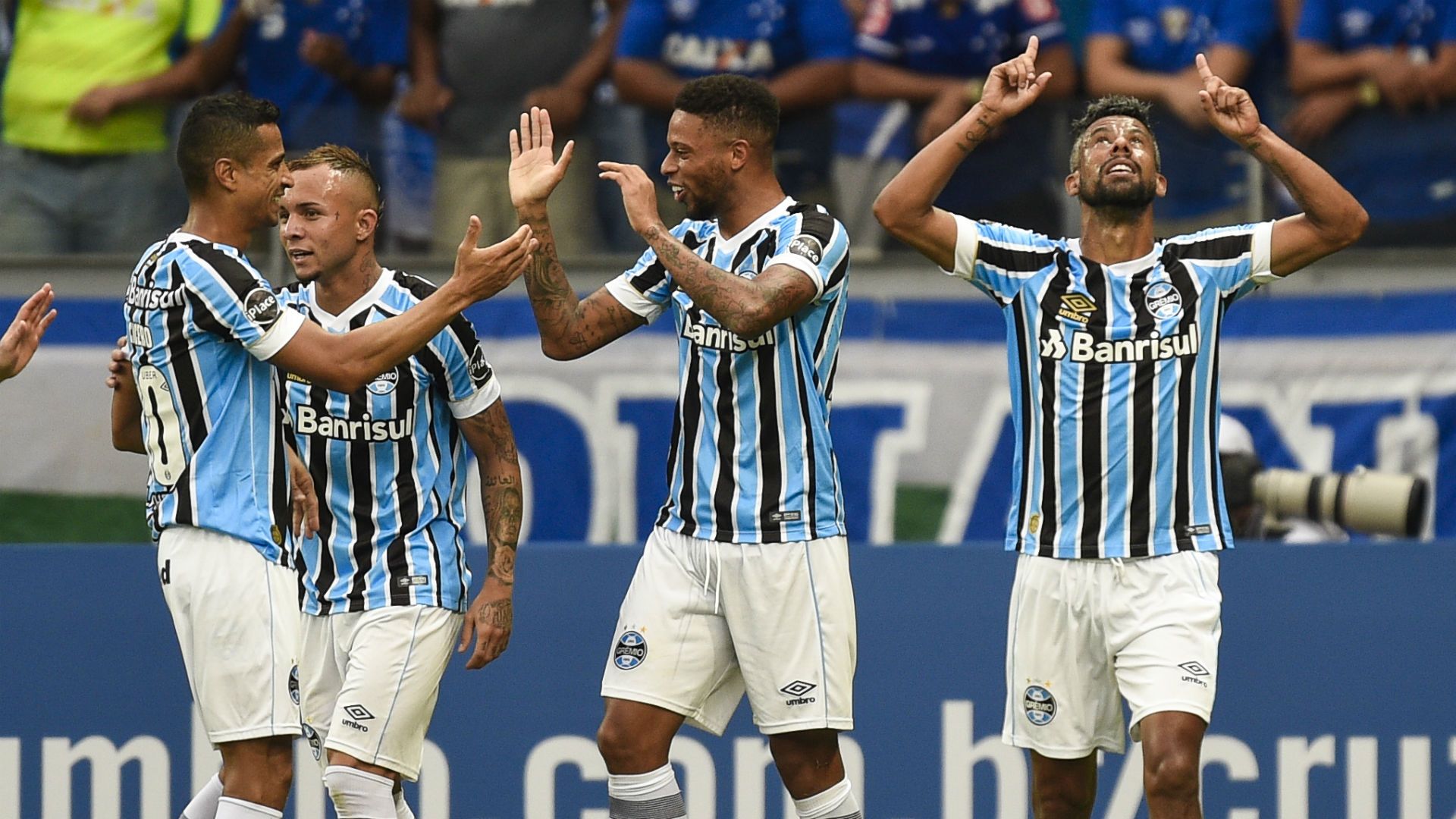 André Léo Moura Grêmio Cruzeiro Brasileirão 14 04 2018