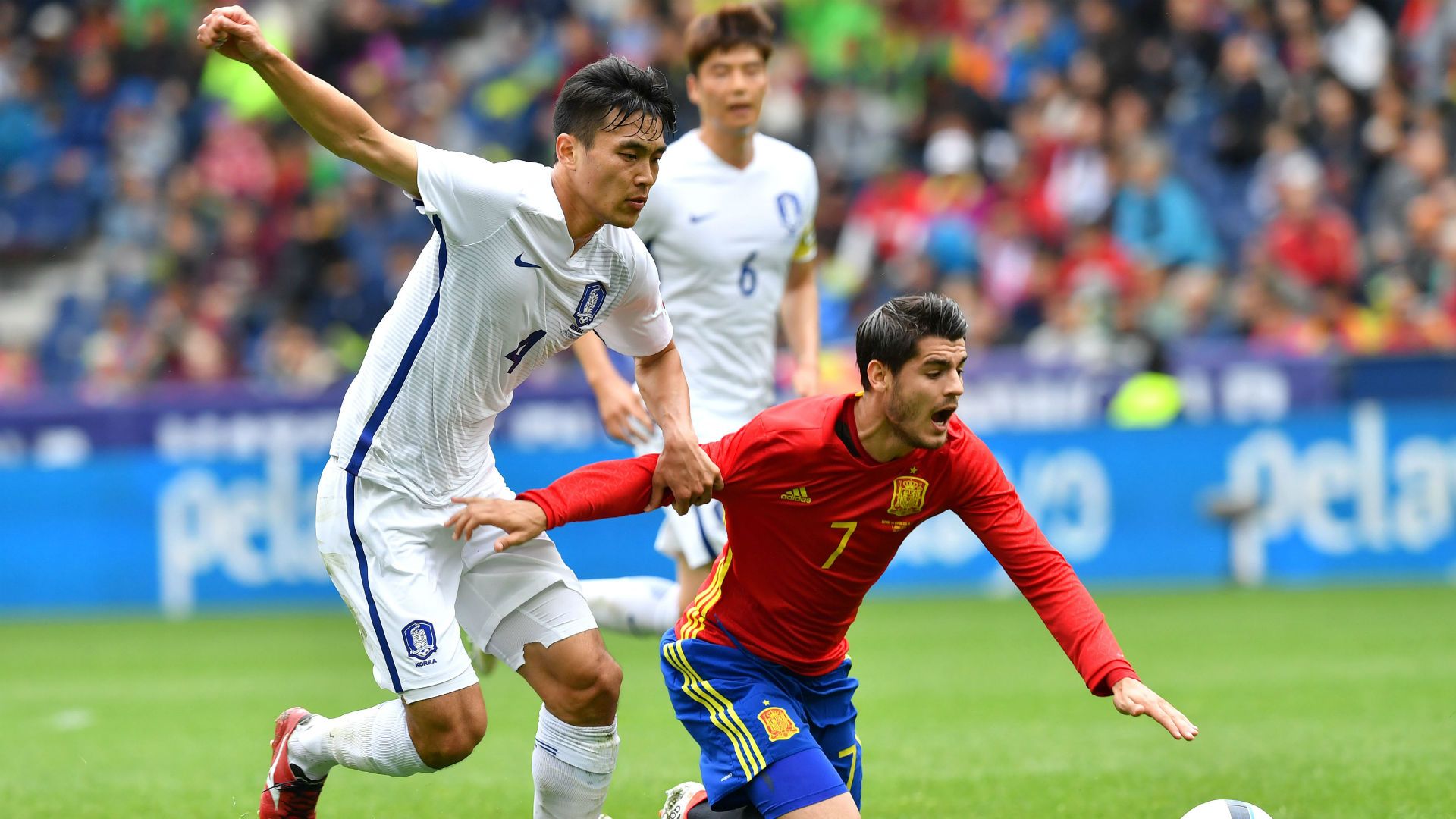 Kim Kee-hee Alvaro Morata Spain South Korea 06012016