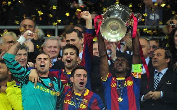 Eric Abidal lifts Champions League trophy (Getty)