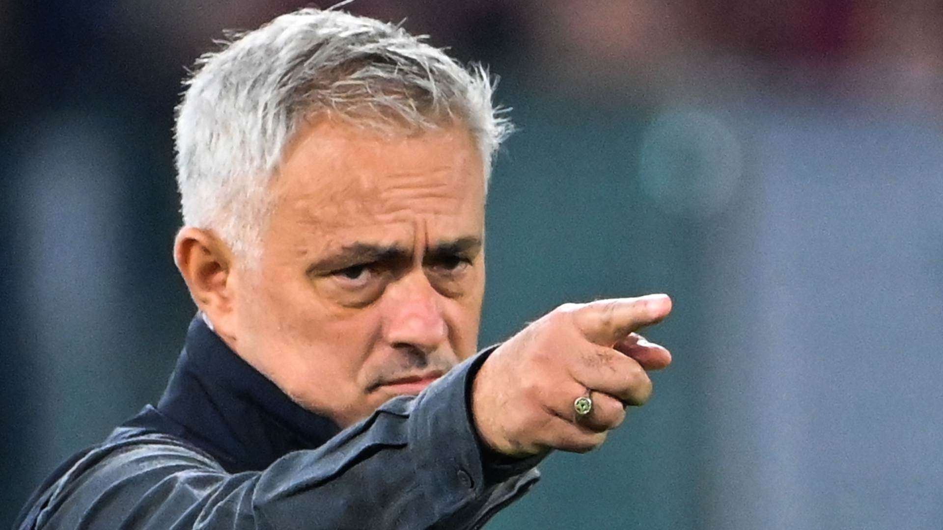 2022-11-03-roma-jose-mourinho