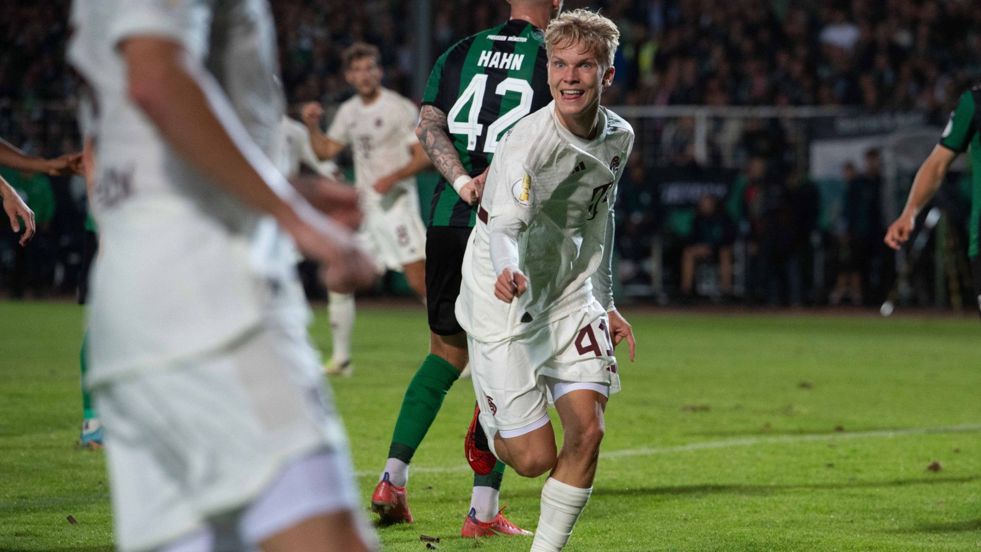 GERMANY ONLY: FRANS KRÄTZIG BAYERN MÜNCHEN