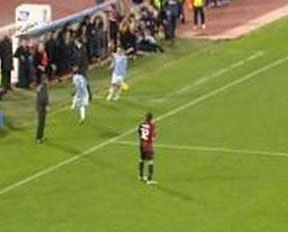 Lavezzi-Allegri pallonata