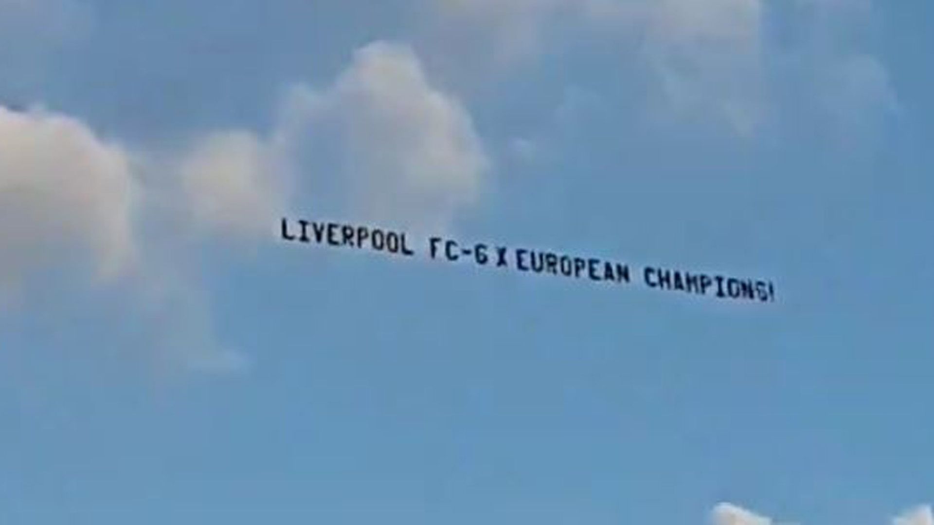 FC Liverpool fans airplane message