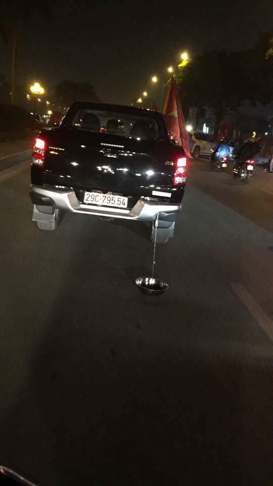 CĐV Việt Nam ăn mừng