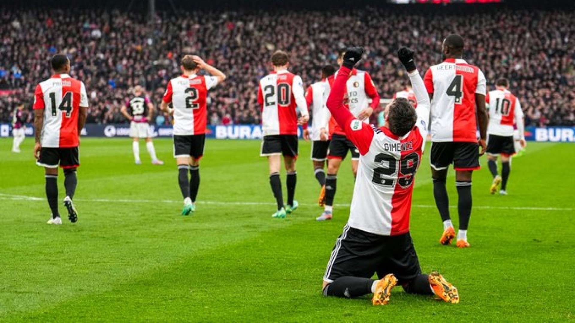 Santiago Giménez celebración Feyenoord 2023