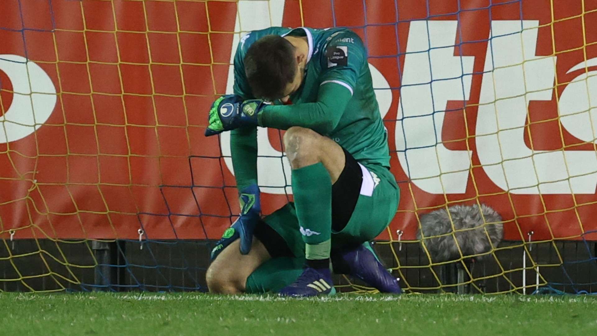 Goleiro lamenta falha