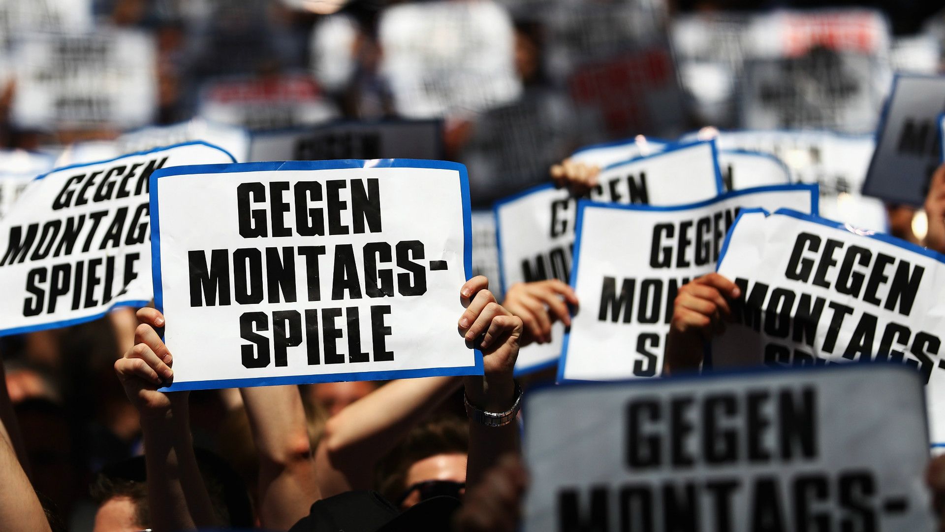 Schalke fans protest