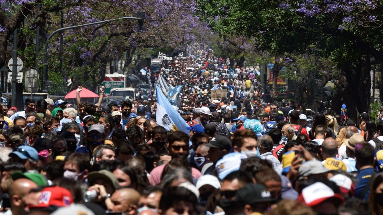 caravana Maradona funeral 26112020