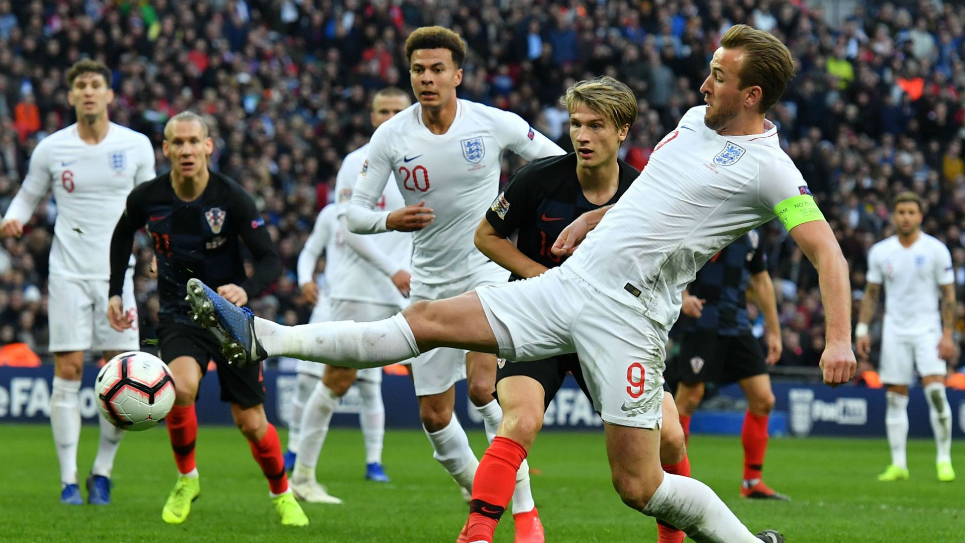 支給品UEFAキャプテンバンド ユーロワールドカップ 予選