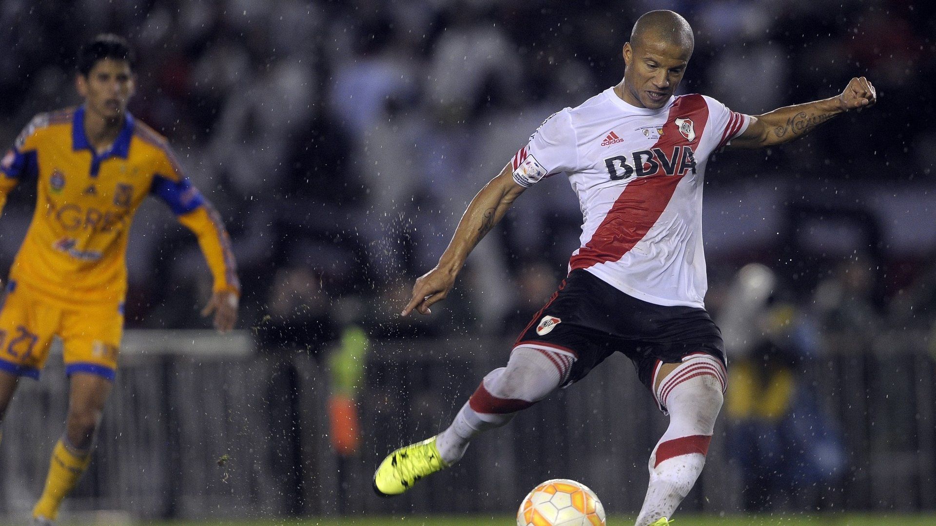 Carlos Sanchez River Plate