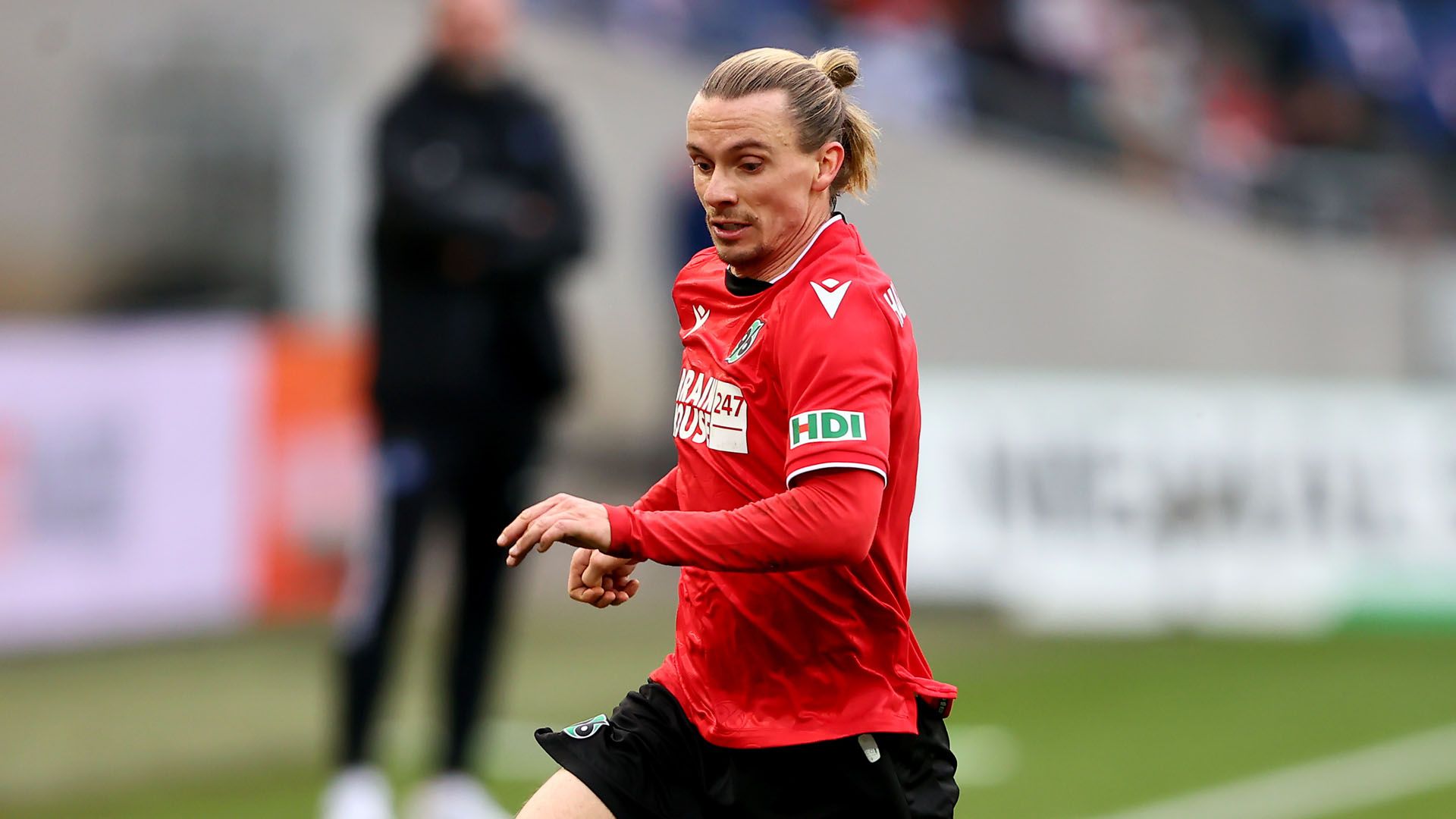  Niklas Hult of Hannover 96