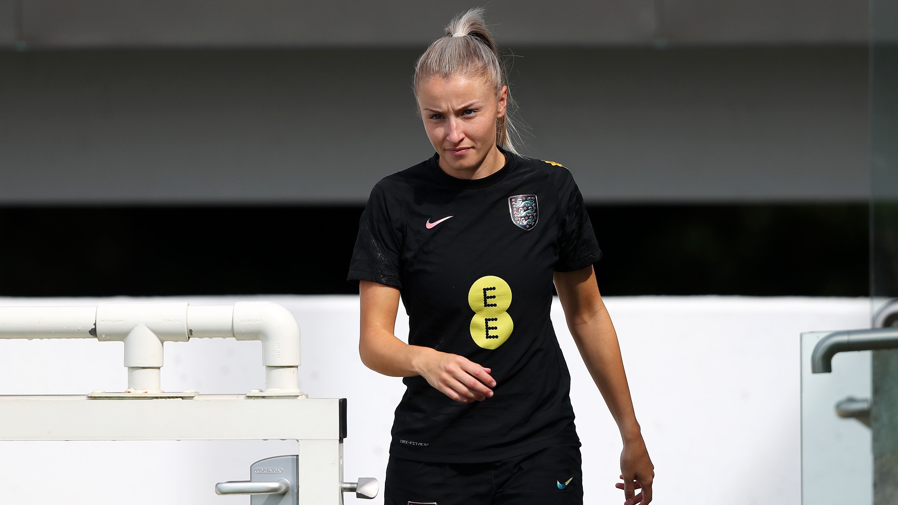 Leah Williamson England 2022