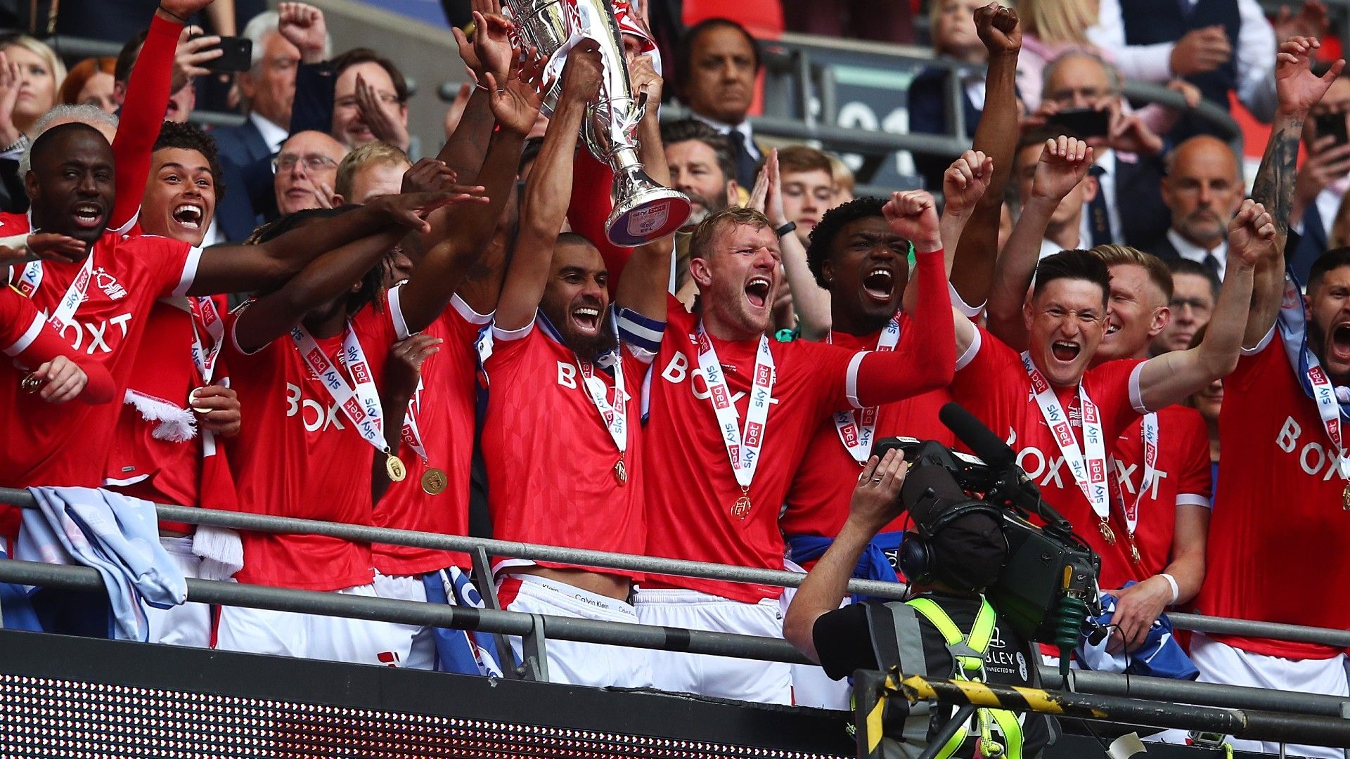 Nottingham Forest play-off final trophy 2021-22