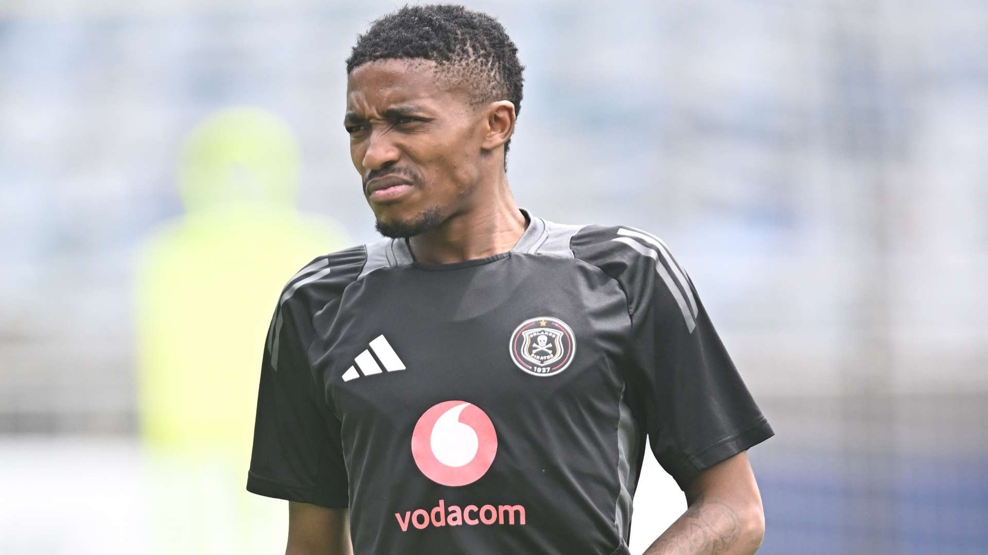 R500,000 compared to R70,000! Has Monnapule Saleng's salary just been revealed? Orlando Pirates star's parents and friend break silence on Bafana Bafana winger's 'unhappiness' at Soweto giants amid Kaizer Chiefs rumours |