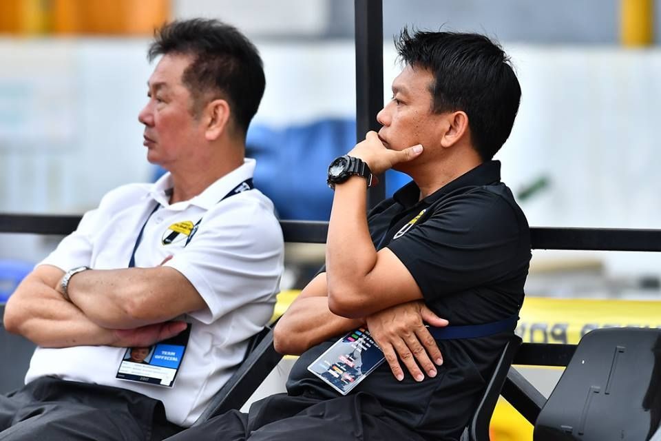 อภิสิทธิ์ ไข่แก้ว