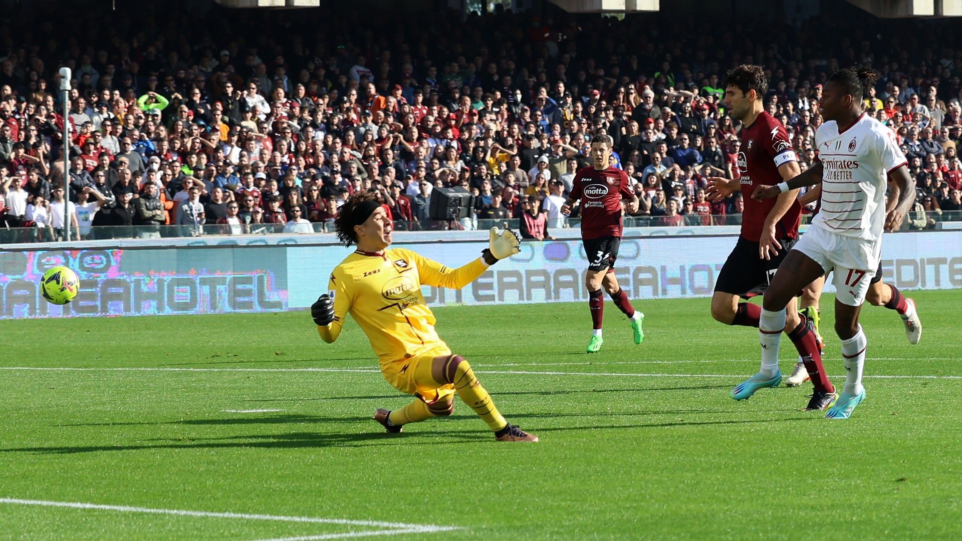 Guillermo Ochoa Salernitana Milan Serie A
