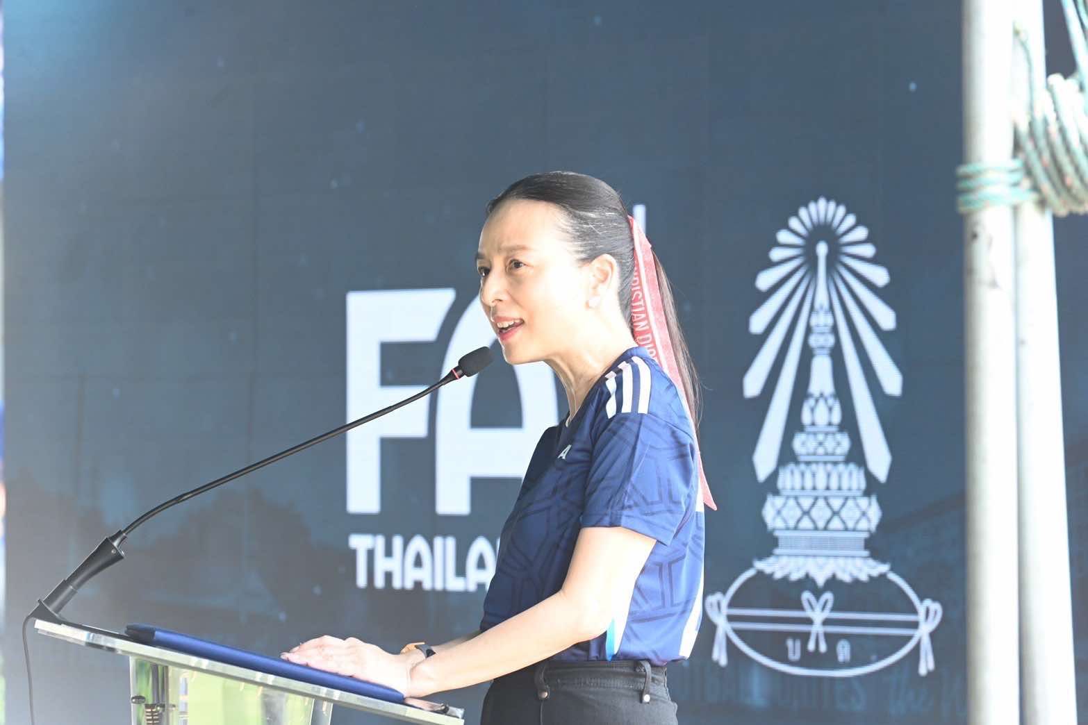 นวลพรรณ ล่ำซำ