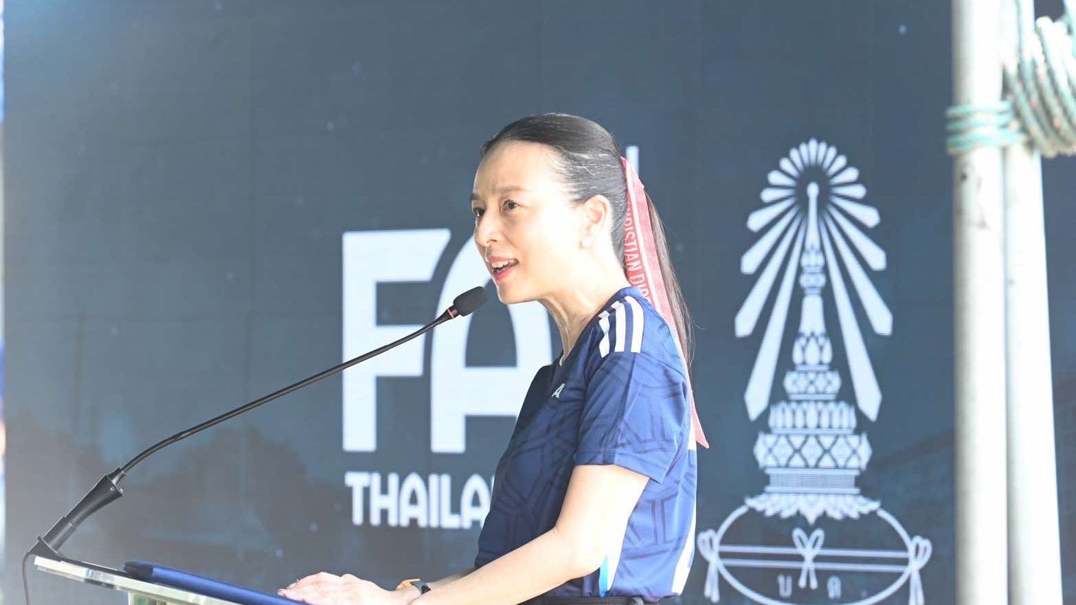 นวลพรรณ ล่ำซำ