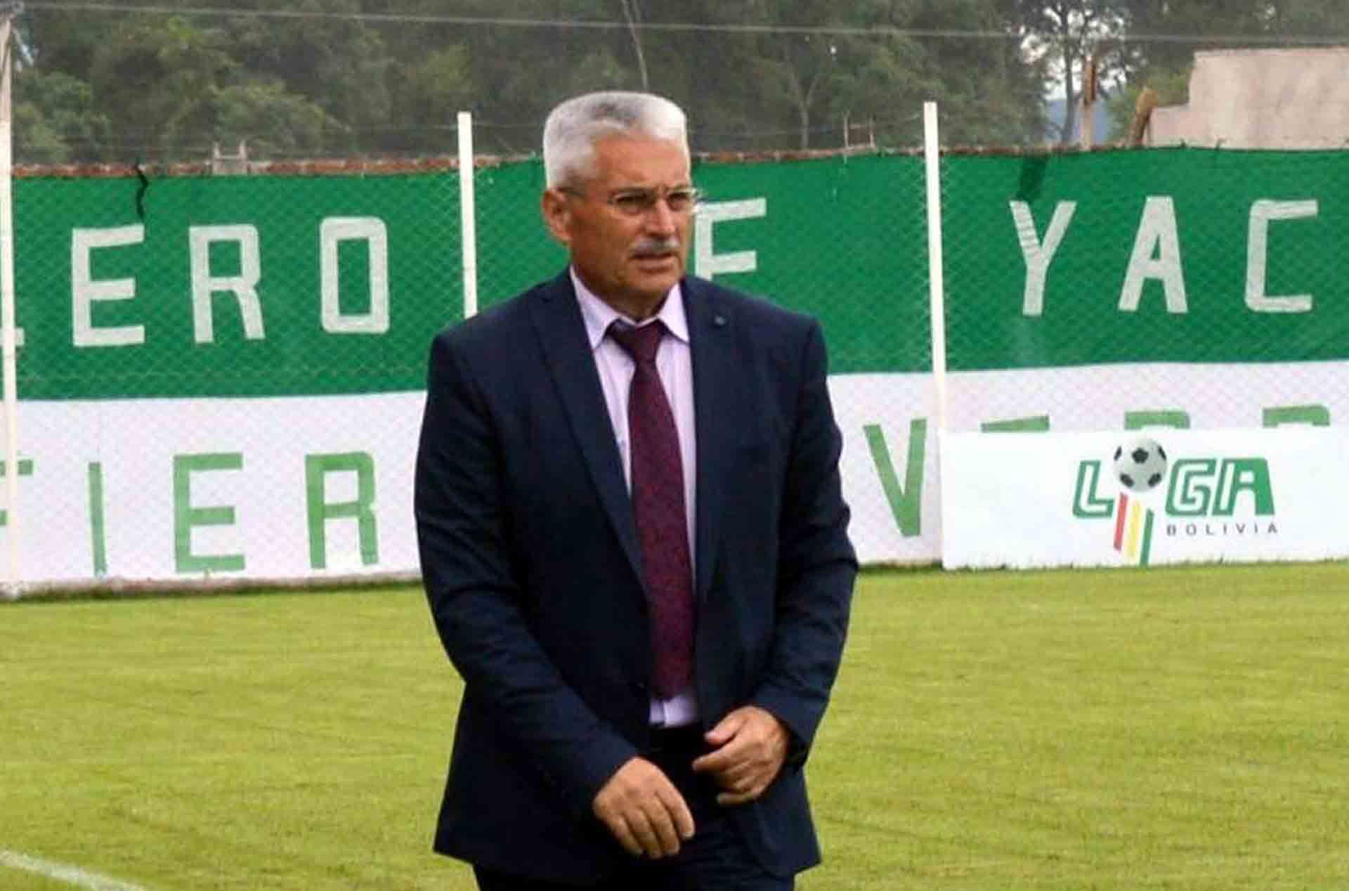 Fabriciano González