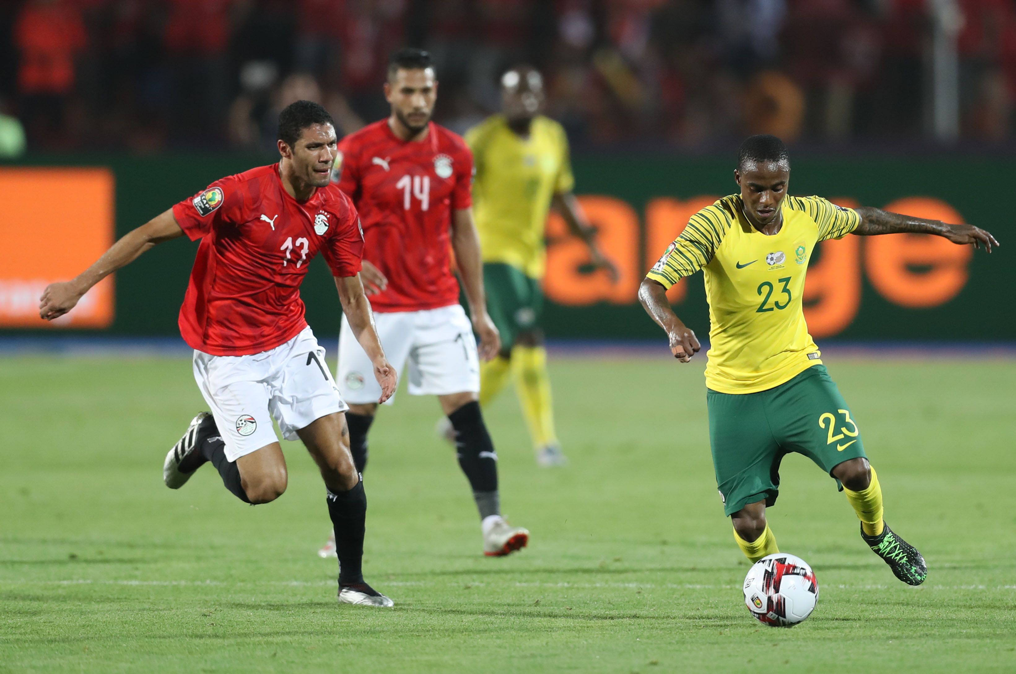 Thembinkosi Lorch of South Africa challenged by Walid Soliman of Egypt, July 2019