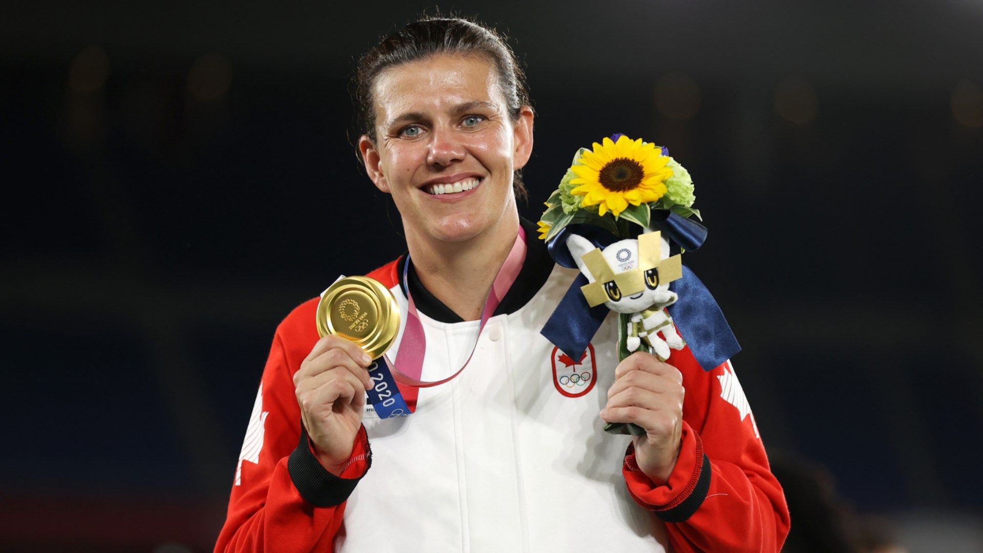 Christine Sinclair Canada gold medal 2021